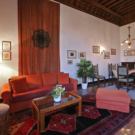 Inside Palazzo Foscarini Venedig