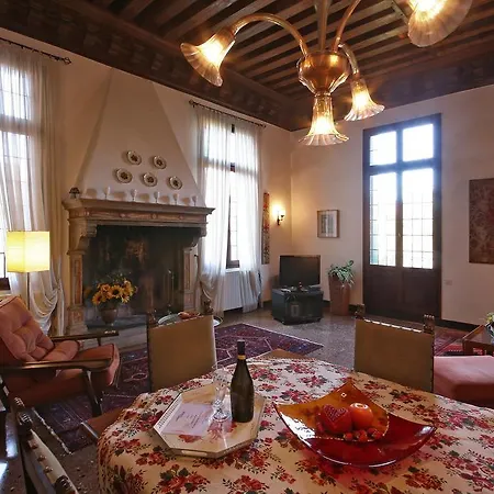 Lejlighed Inside Palazzo Foscarini *